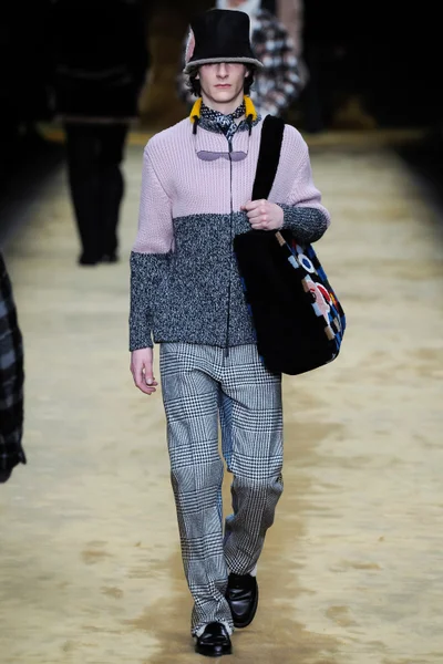 Look 14